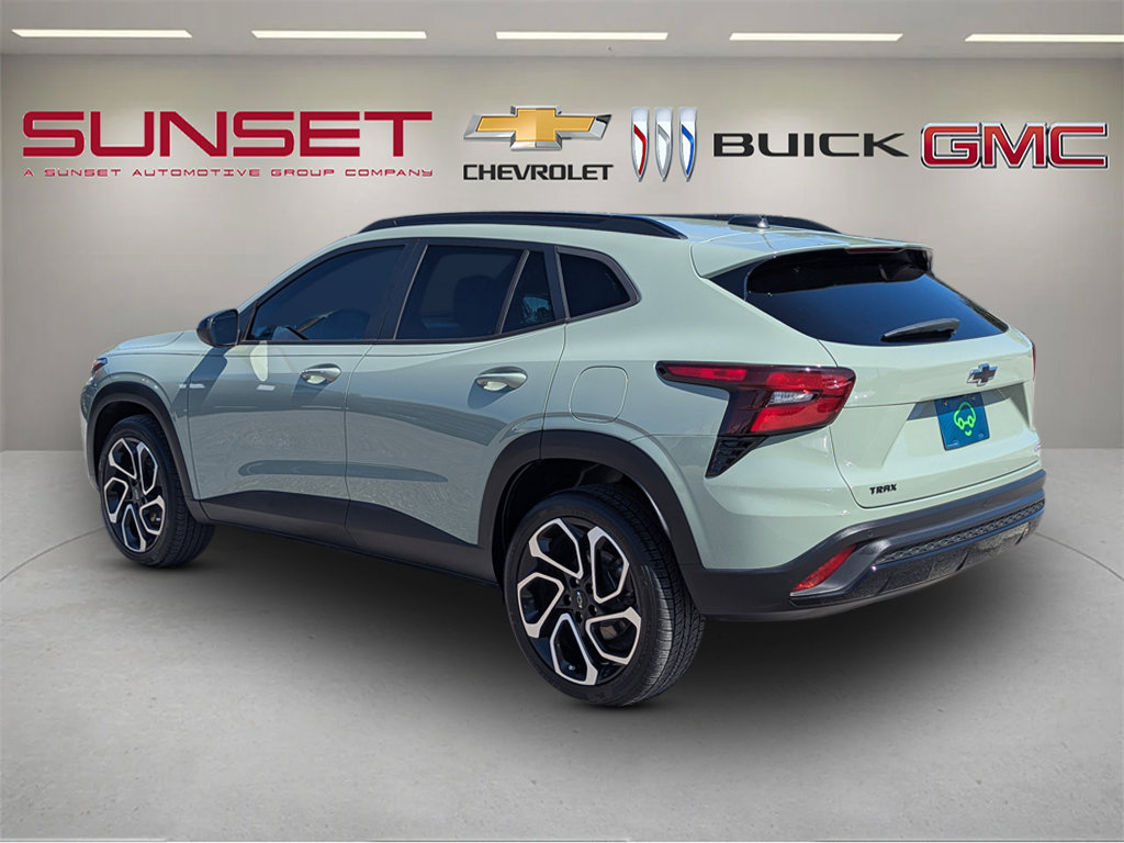 Certified 2024 Chevrolet Trax RS w/ Sunroof Package FWD image 5