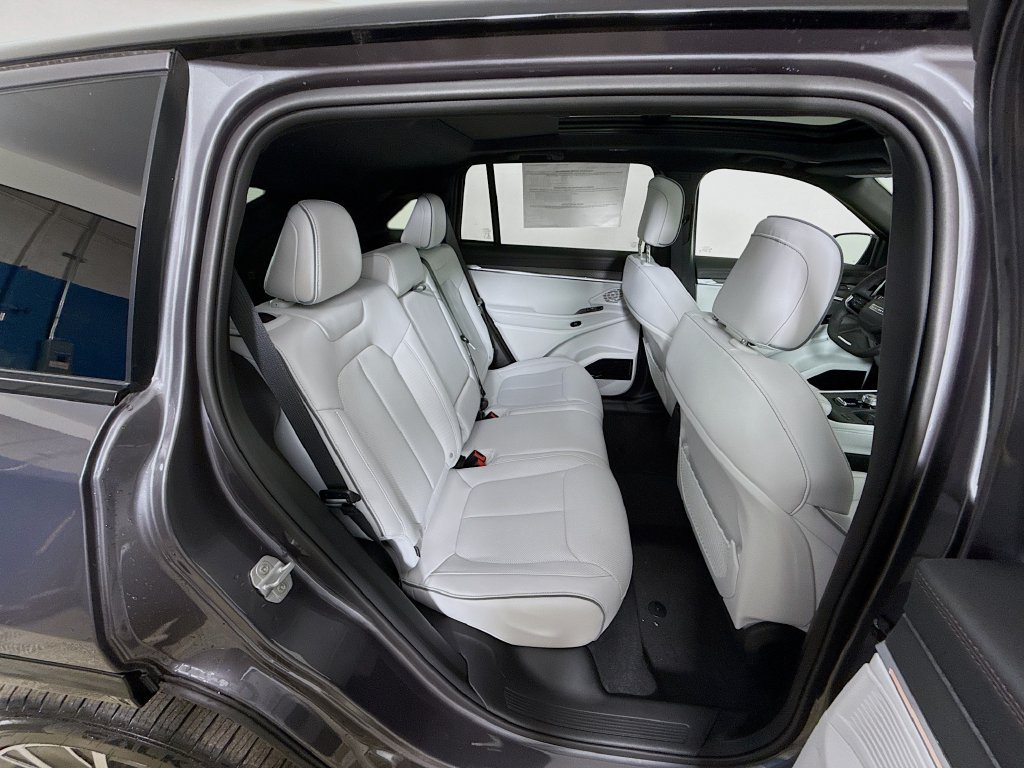 New 2025 Jeep Wagoneer S Limited AWD/4WD image 31