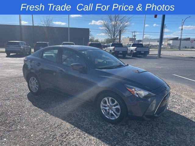 Used 2017 Toyota Yaris iA image 4