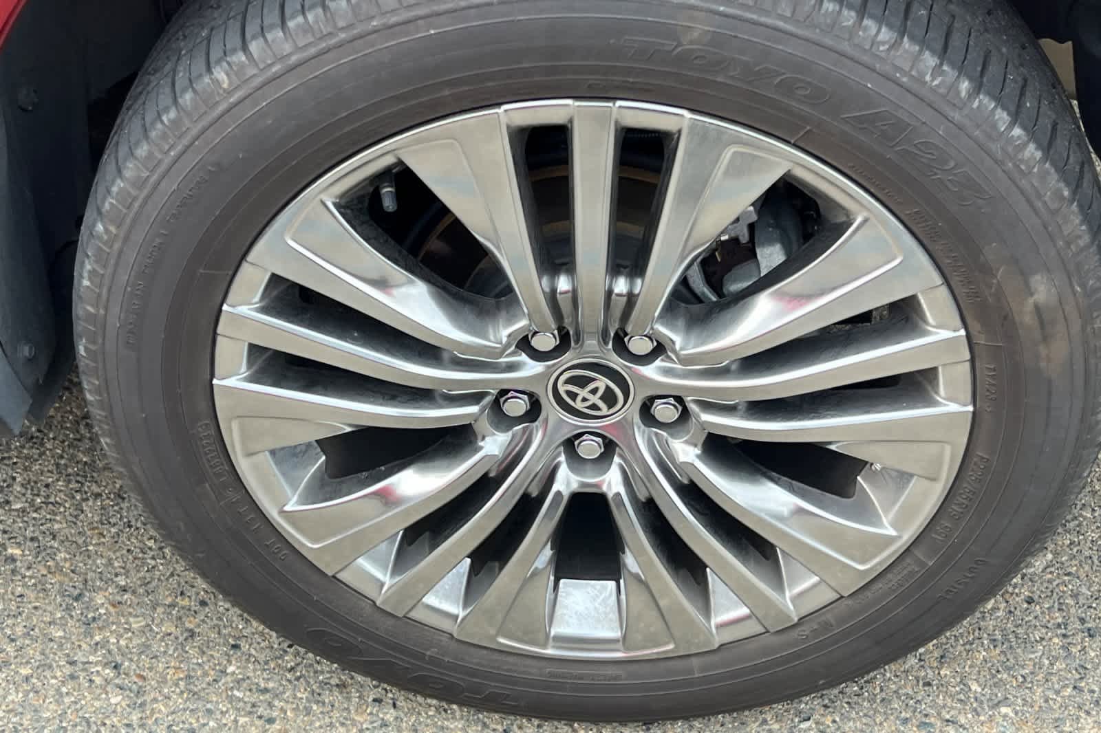 Used 2023 Toyota Venza Limited AWD/4WD image 22