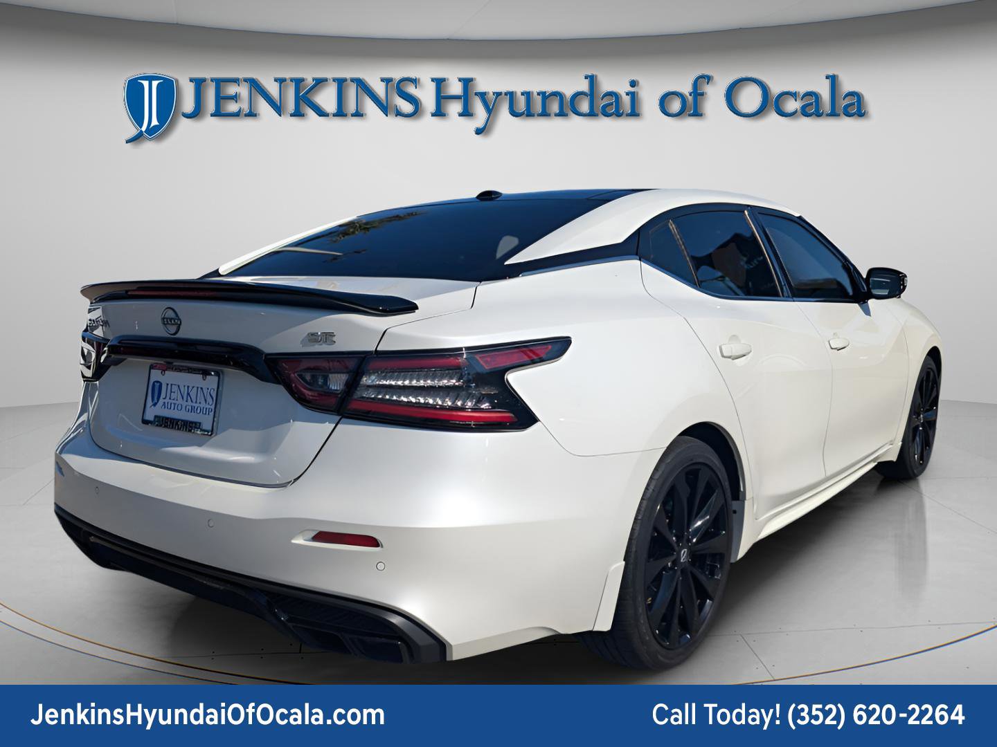 Used 2023 Nissan Maxima SR w/ Sport Mat Group image 4