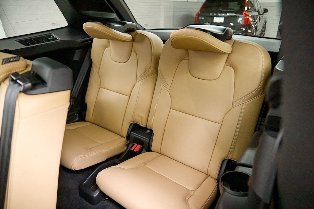 Certified 2023 Volvo XC90 T8 Ultimate w/ Protection Package Premier image 22