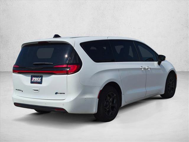 Used 2024 Chrysler Pacifica Limited FWD image 5