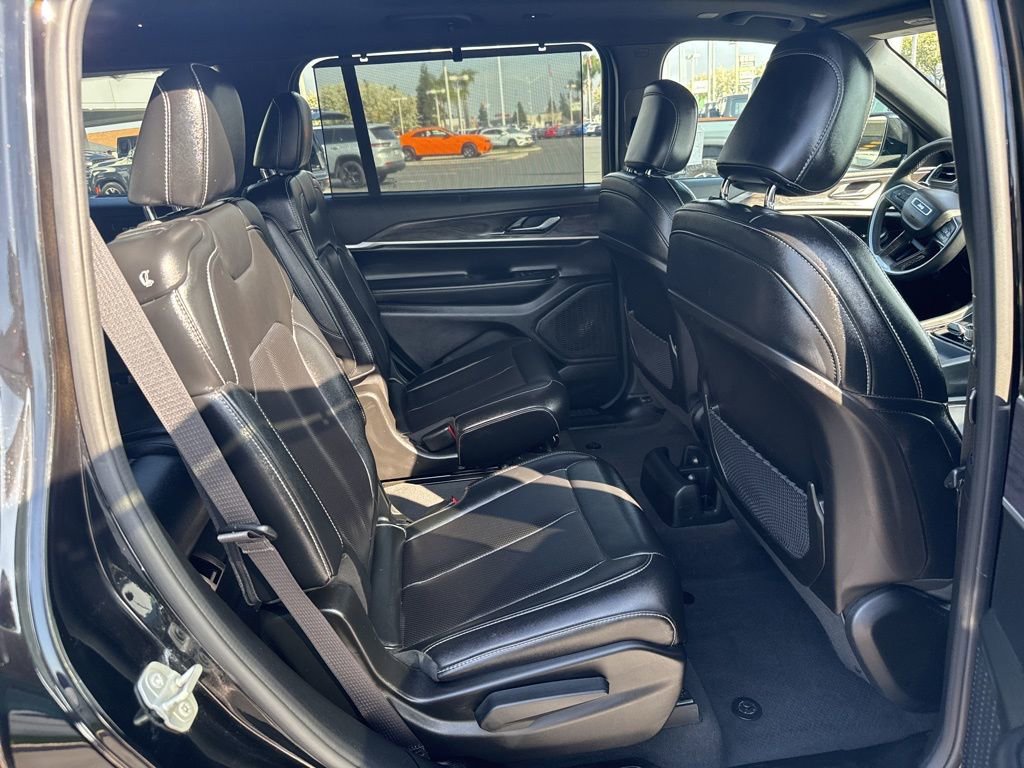 Used 2024 Jeep Grand Cherokee L Limited w/ Luxury Tech Group II image 15