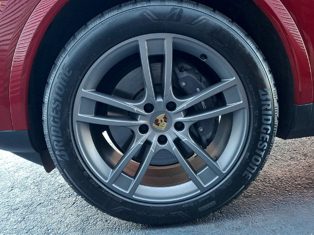 Certified 2024 Porsche Cayenne AWD/4WD image 15