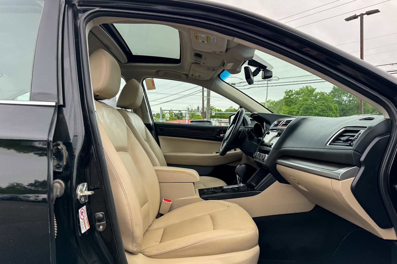 Used 2017 Subaru Legacy 2.5i Limited AWD/4WD image 9