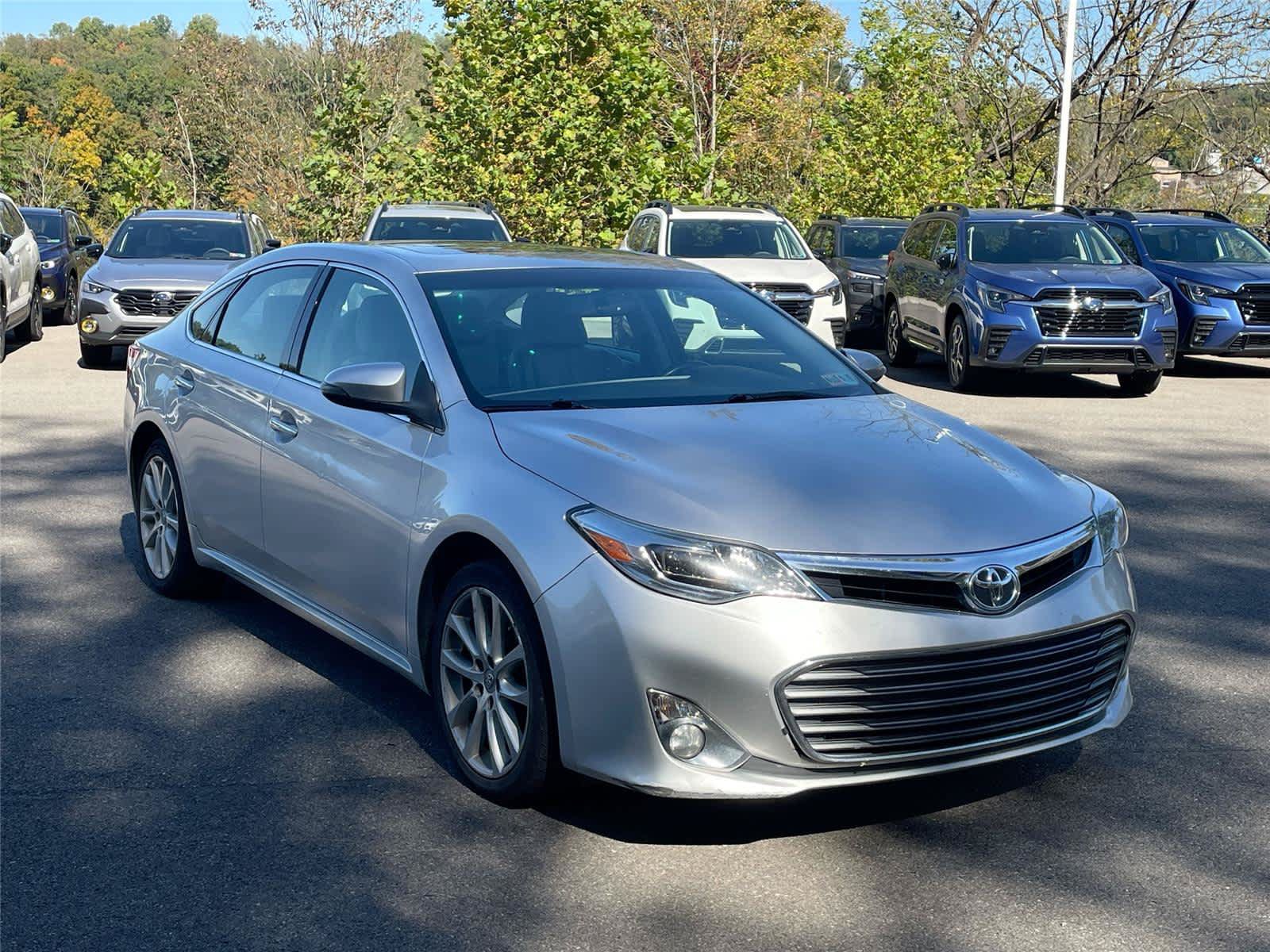 Used 2013 Toyota Avalon XLE Touring FWD image 4
