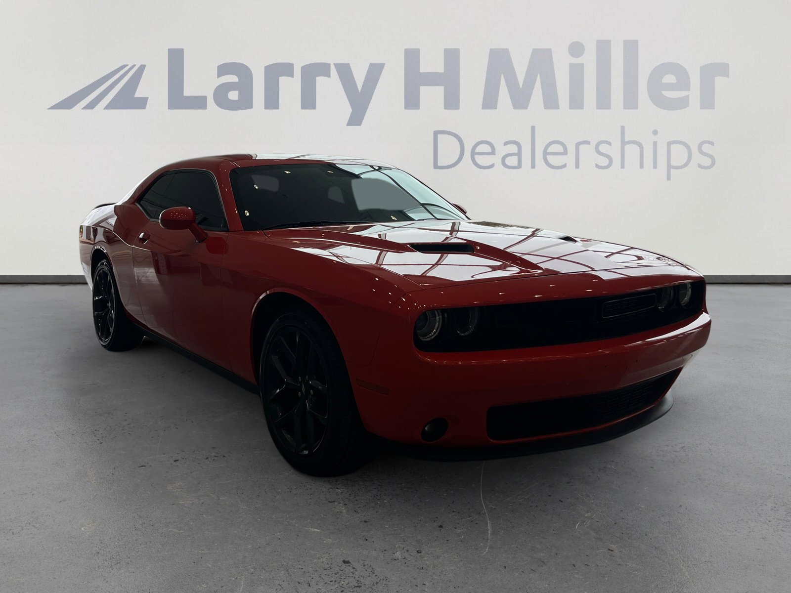 Used 2023 Dodge Challenger SXT w/ Blacktop Package image 7