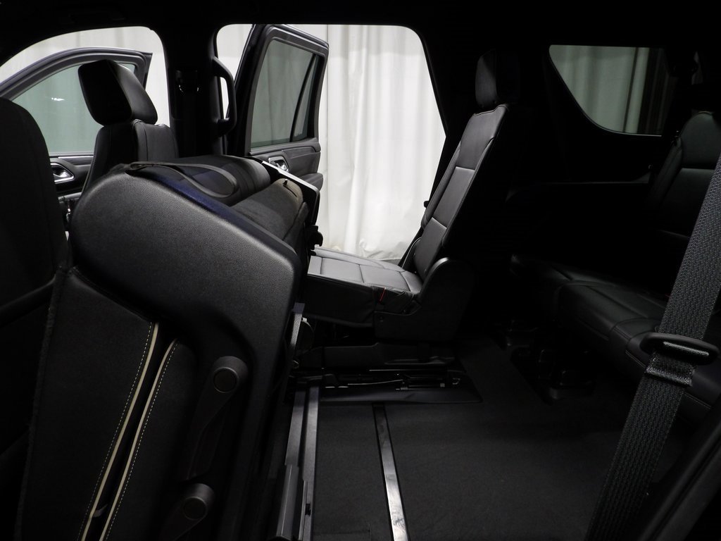 Used 2023 GMC Yukon SLT image 13