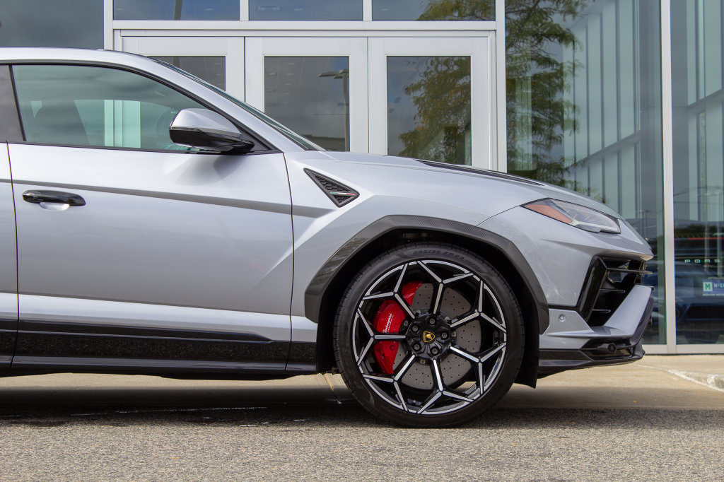 Used 2024 Lamborghini Urus Performante AWD/4WD image 5