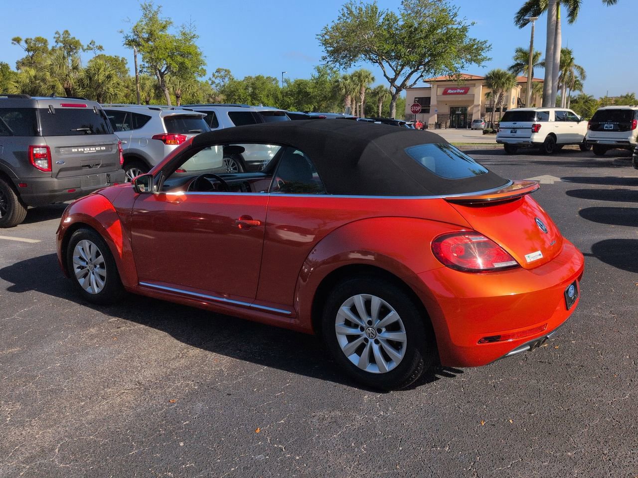 Used 2018 Volkswagen Beetle 2.0T S image 5