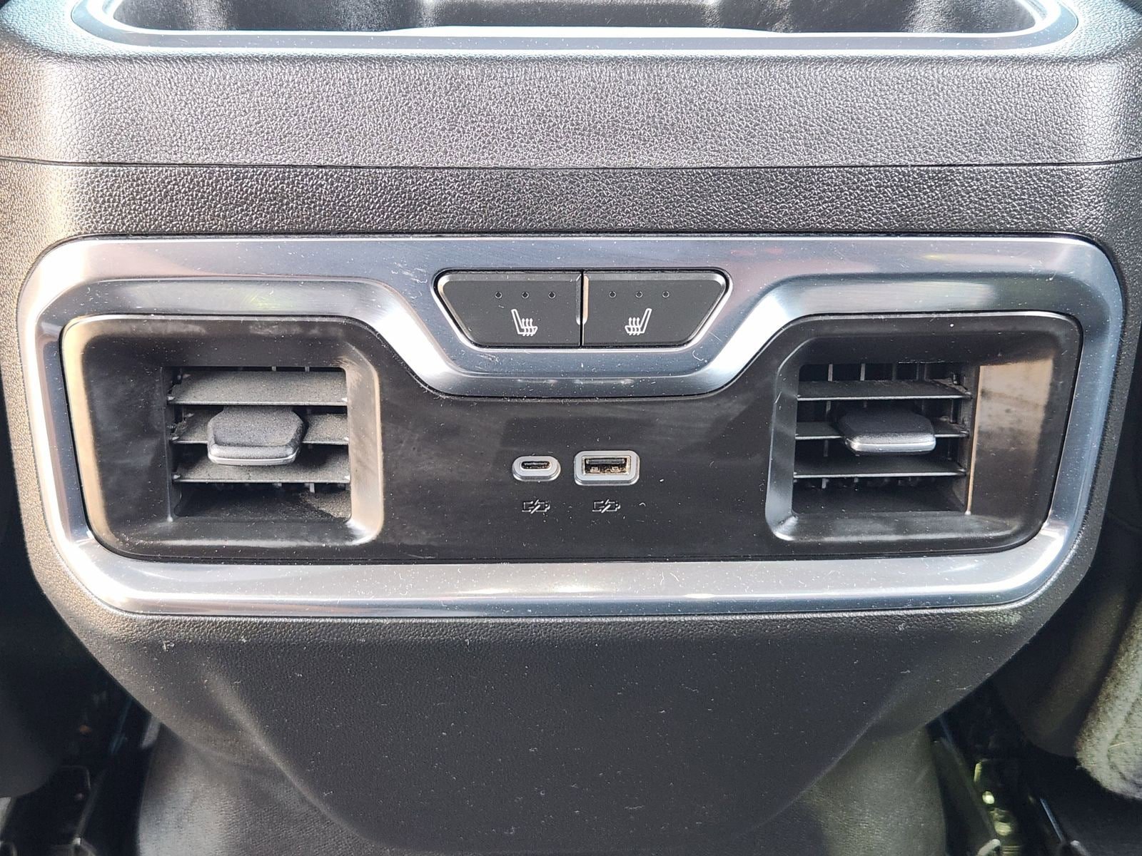 Used 2024 GMC Sierra 3500 Denali Ultimate AWD/4WD image 42