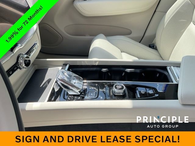 New 2026 Volvo XC60 T8 Ultra w/ Protection Package Premier image 24
