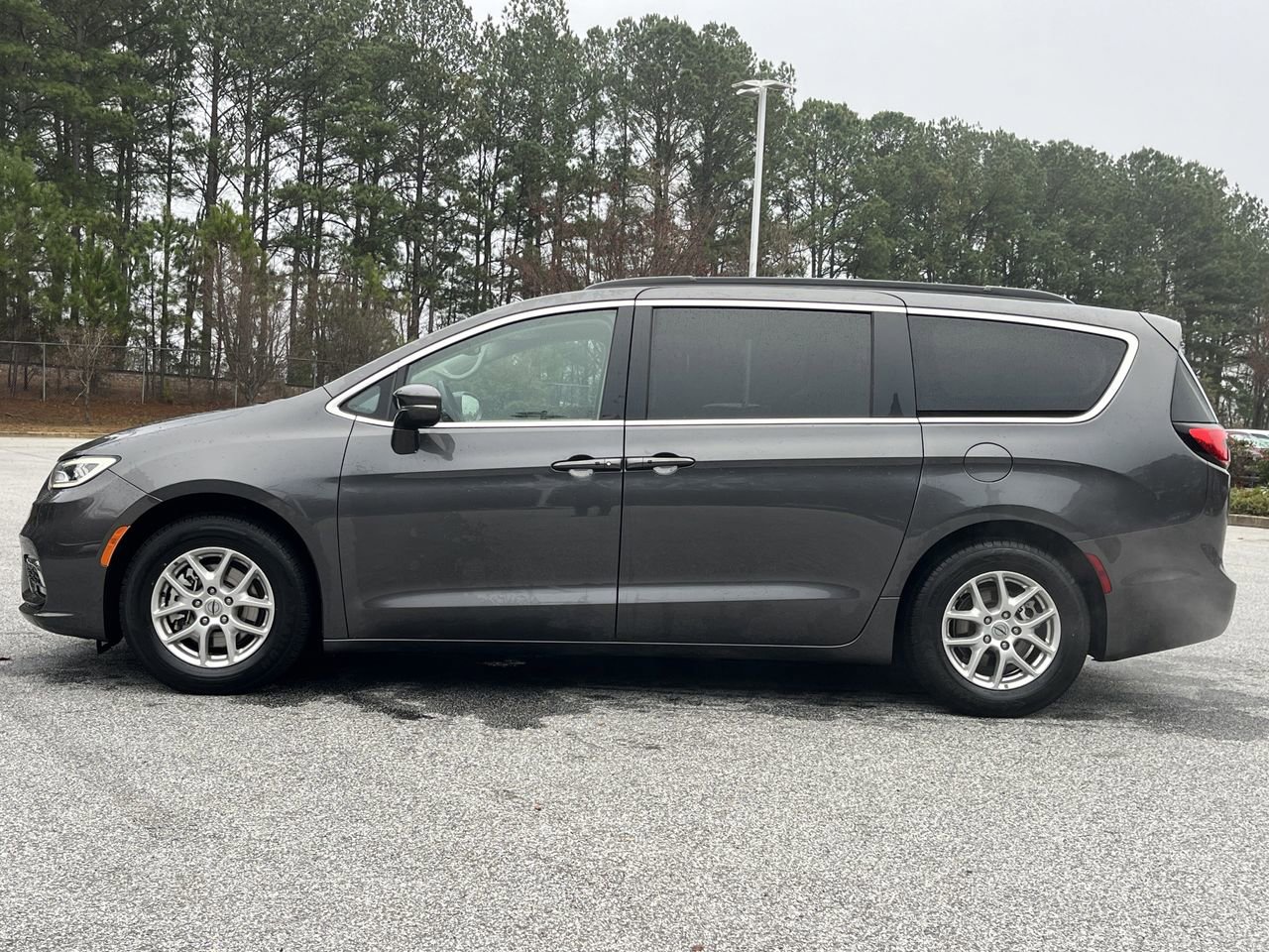 Used 2022 Chrysler Pacifica Touring-L image 20
