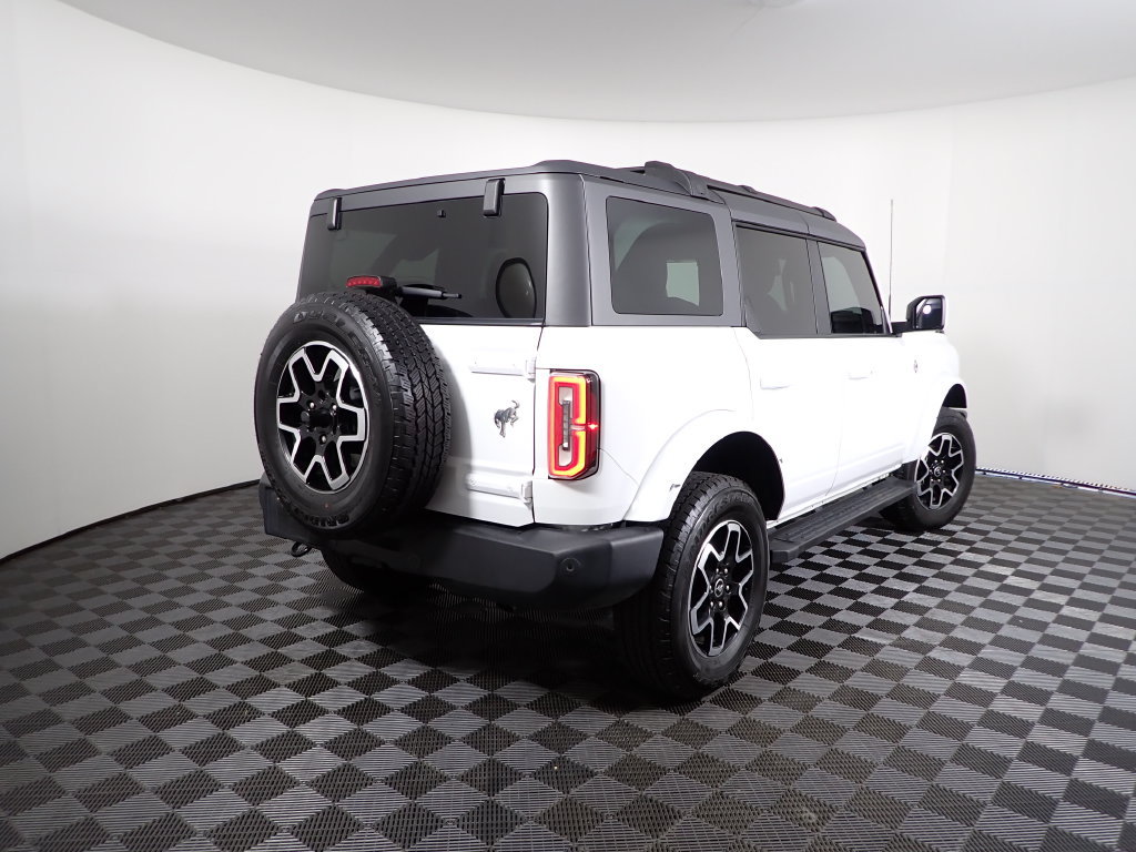 Used 2024 Ford Bronco Outer Banks AWD/4WD image 17