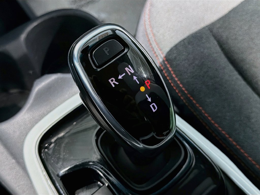 Used 2021 Chevrolet Bolt LT FWD image 18