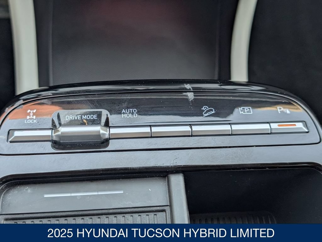 Certified 2025 Hyundai Tucson Limited AWD/4WD image 31