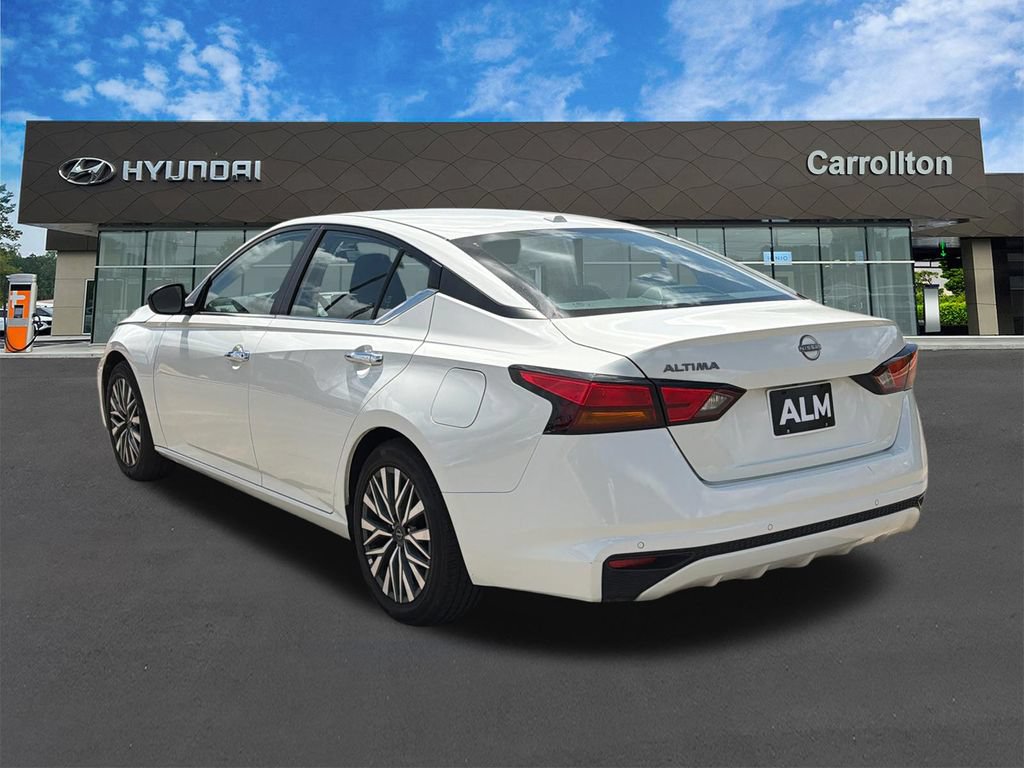Used 2025 Nissan Altima 2.5 SV FWD image 7