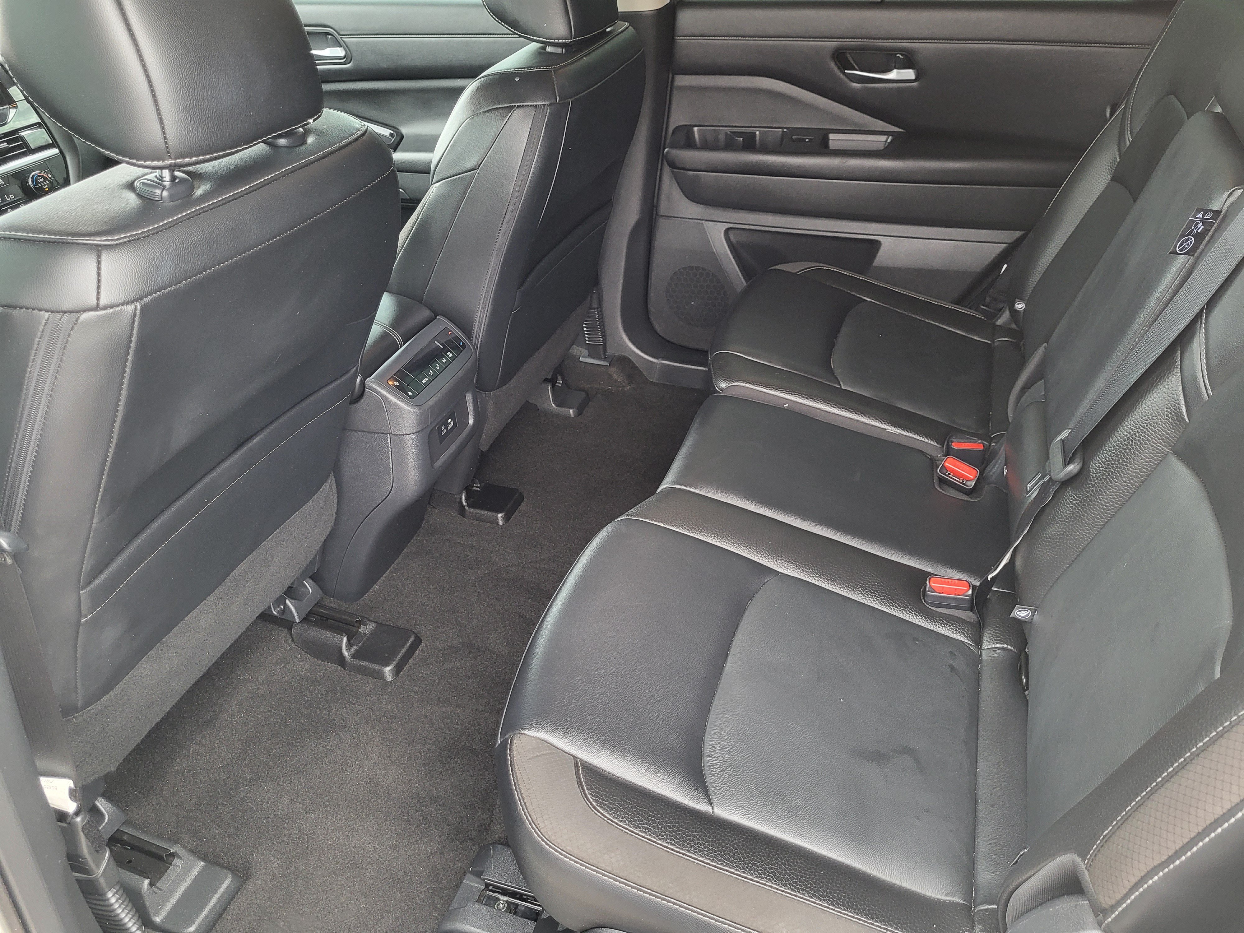 Certified 2023 Nissan Pathfinder SL AWD/4WD image 28