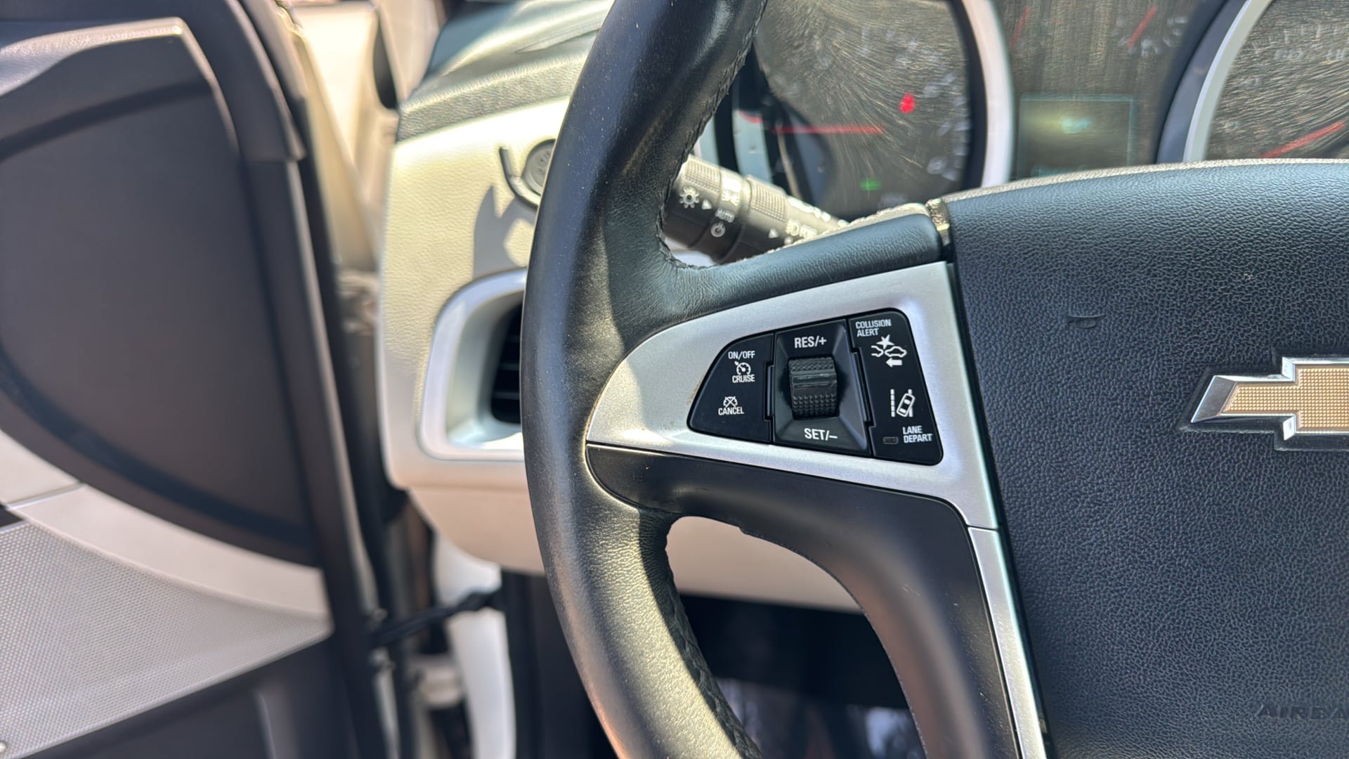 Used 2014 Chevrolet Equinox LTZ FWD image 27