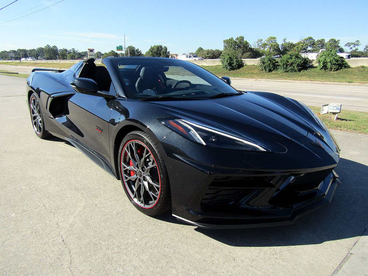 Used 2023 Chevrolet Corvette Stingray Premium Conv w/ Z51 Performance Package image 3
