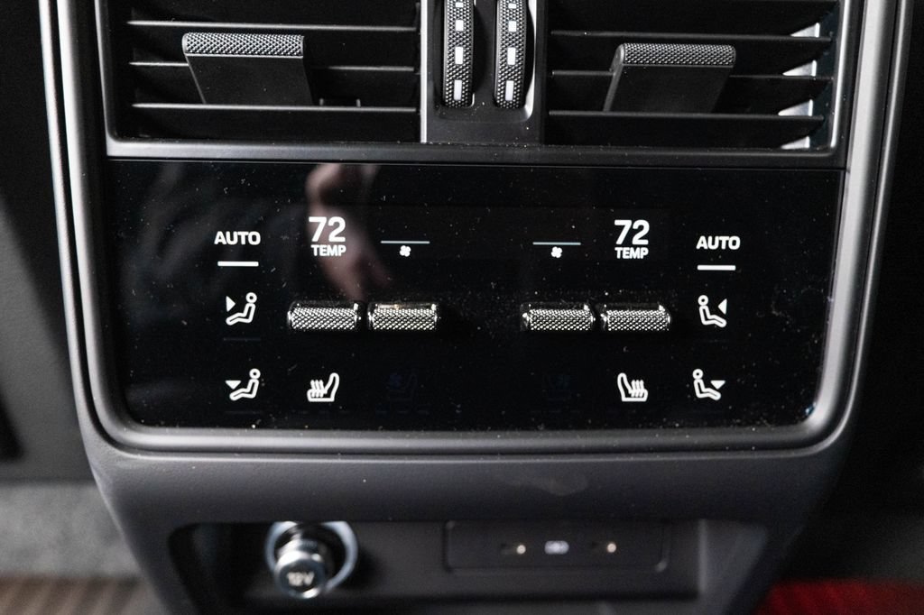 New 2025 Porsche Cayenne Coupe AWD/4WD image 37