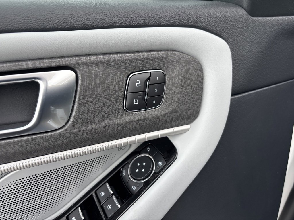 New 2025 Ford Explorer Platinum w/ Ultimate Package image 14