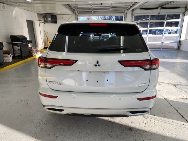 Used 2023 Mitsubishi Outlander SE AWD/4WD image 7
