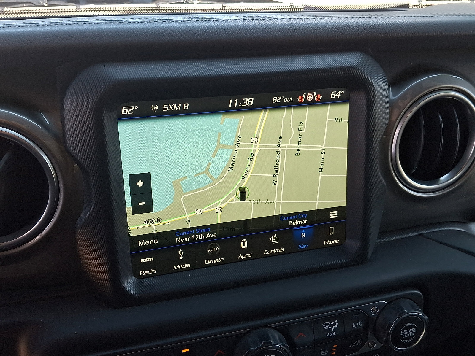 Used 2018 Jeep Wrangler Unlimited Sahara AWD/4WD image 16
