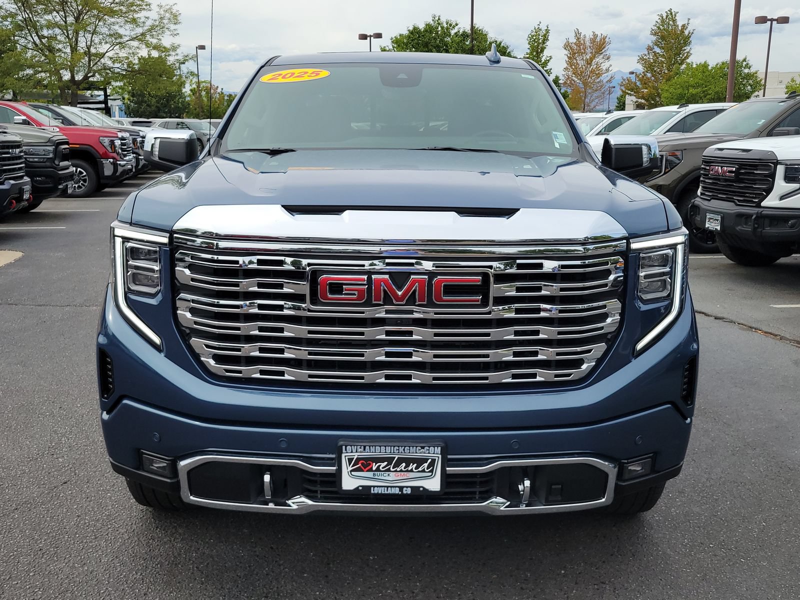 Used 2025 GMC Sierra 1500 Denali w/ Denali Reserve Package AWD/4WD image 7