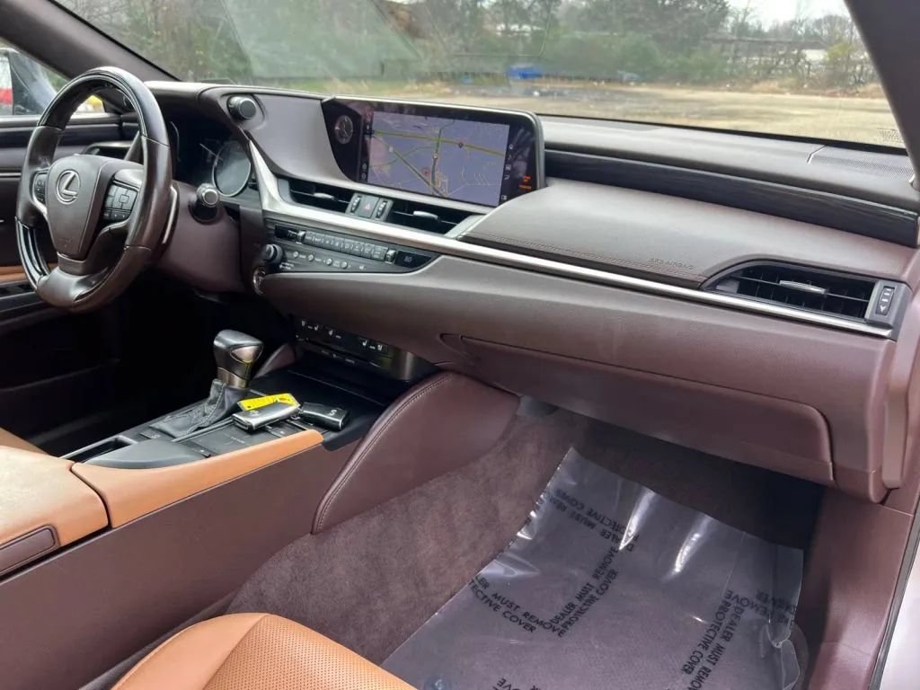 Used 2019 Lexus ES 350 w/ Premium Package FWD image 17