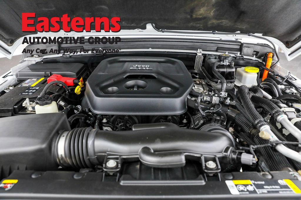 Used 2022 Jeep Wrangler Unlimited Rubicon 4xe w/ Cold Weather Group AWD/4WD image 7