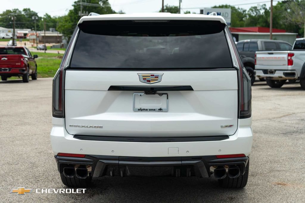 Used 2025 Cadillac Escalade ESV V AWD/4WD image 9