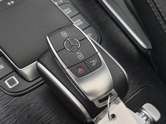 Certified 2025 Mercedes-Benz GLS 450 4MATIC image 40