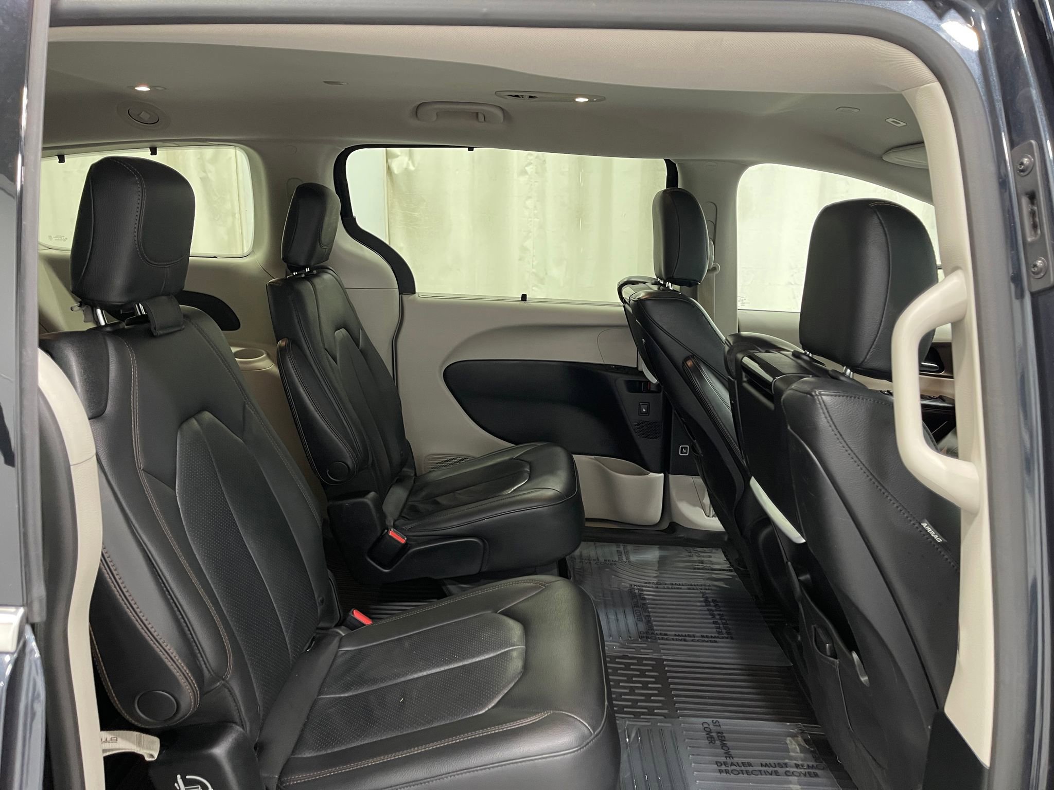 Used 2019 Chrysler Pacifica Touring-L Plus w/ Advanced Safetytec Group FWD image 33