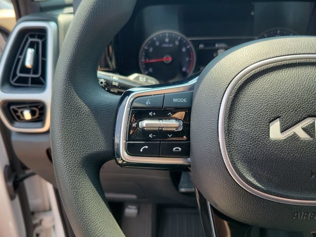 Used 2022 Kia Sorento LX FWD image 17