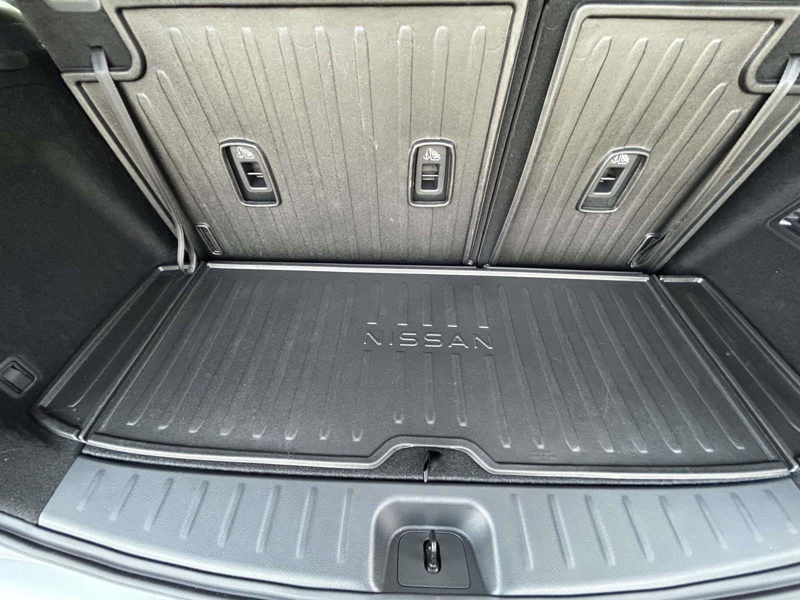 Used 2025 Nissan Pathfinder Platinum w/ Cargo Package image 18