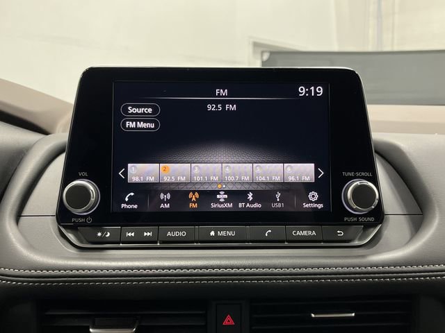 Used 2023 Nissan Rogue SV image 16