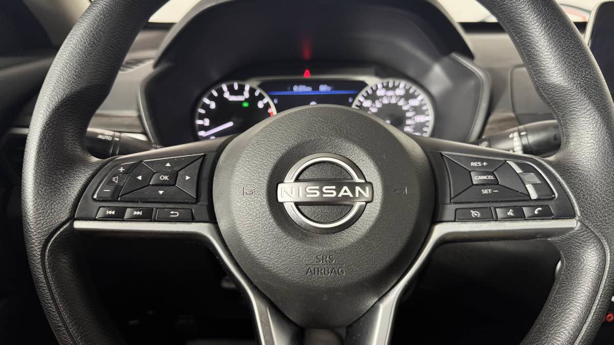 Used 2023 Nissan Altima 2.5 SV FWD image 16