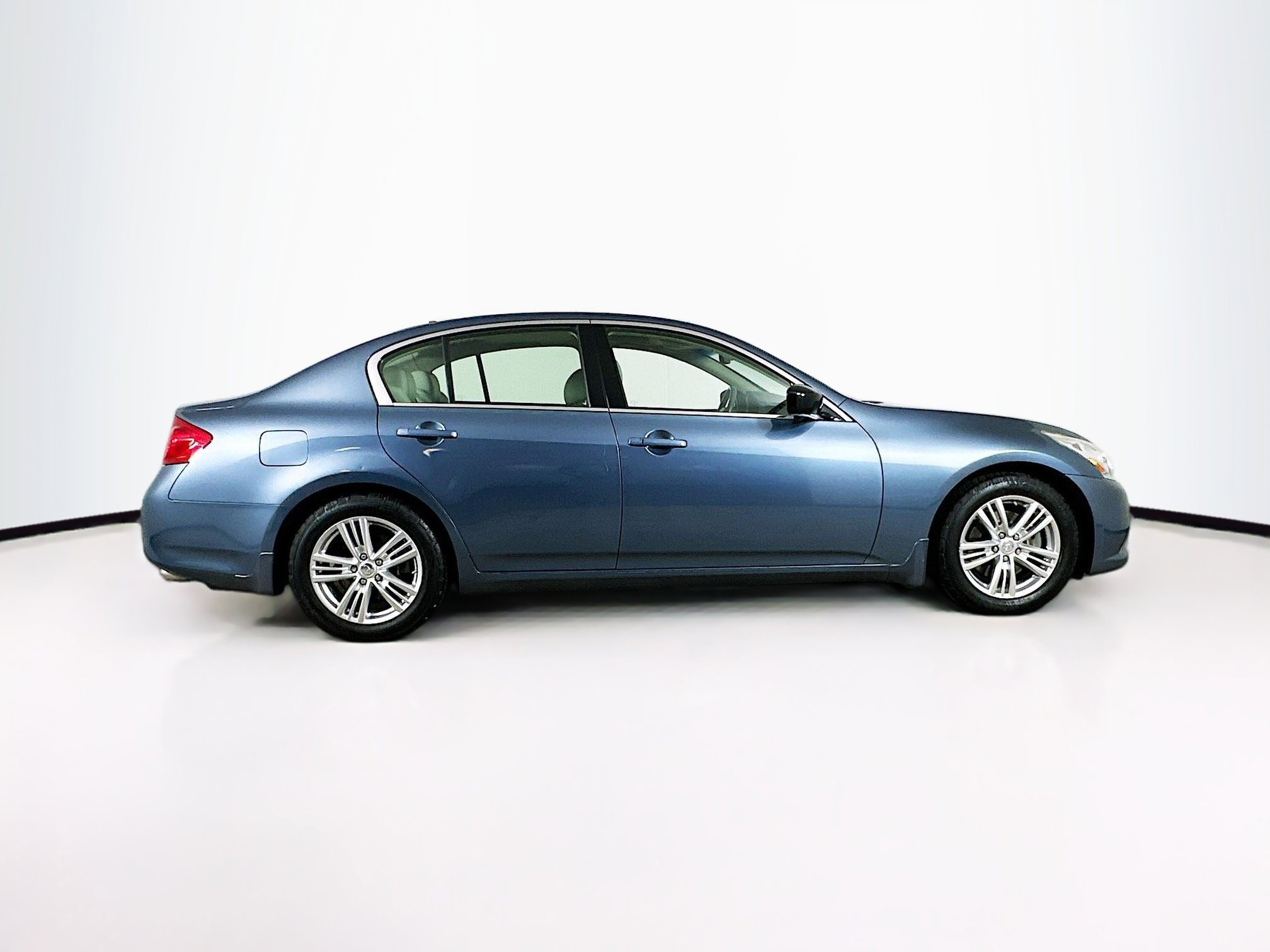 Used 2010 INFINITI G37 Journey w/ Premium Pkg image 10