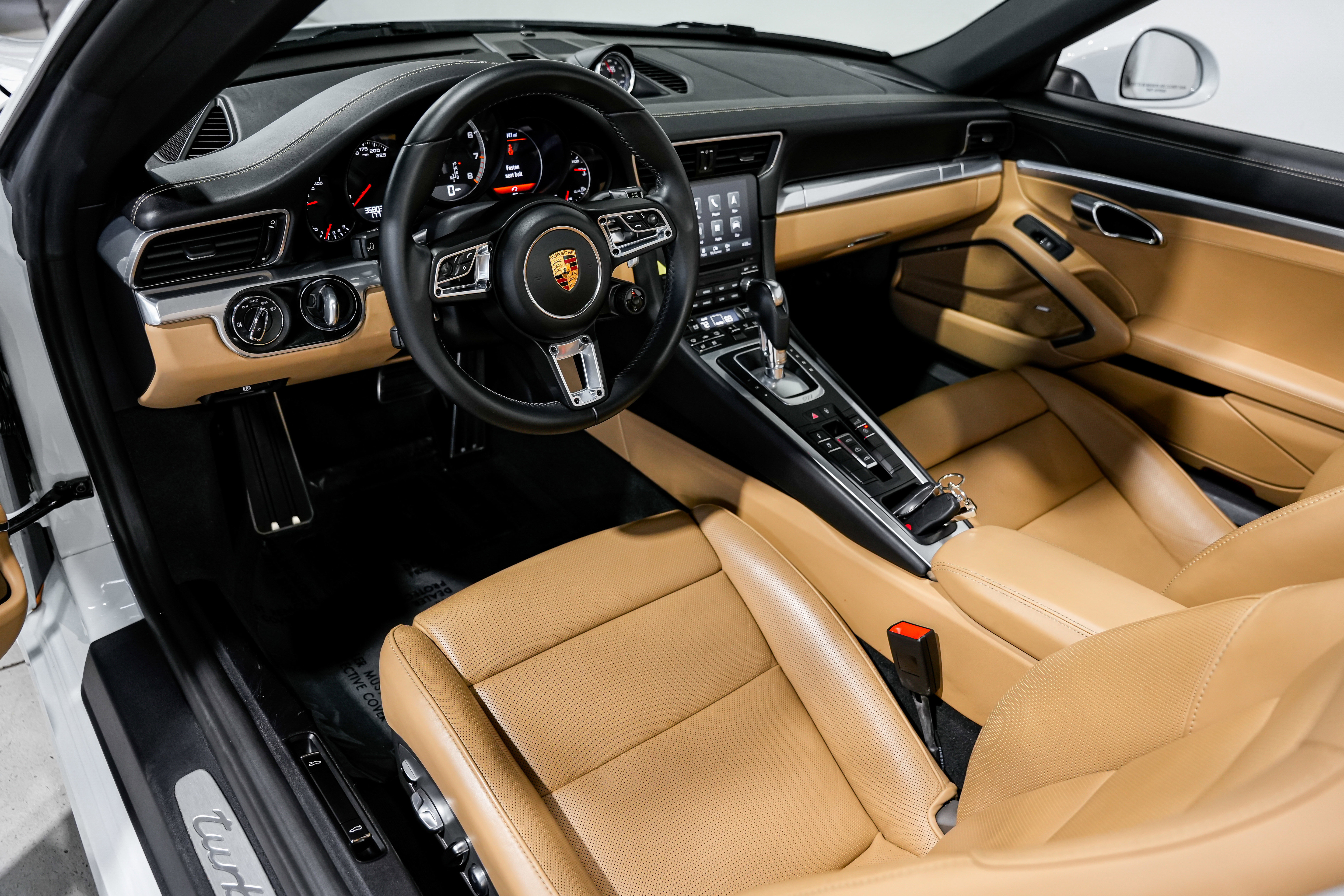 Used 2018 Porsche 911 Turbo image 9