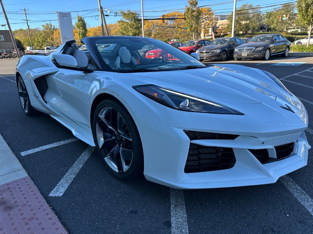 Used 2026 Chevrolet Corvette Z06 RWD image 16
