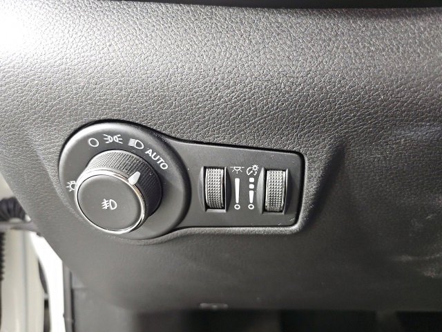 Certified 2024 Jeep Compass Limited w/ High Altitude Package image 18