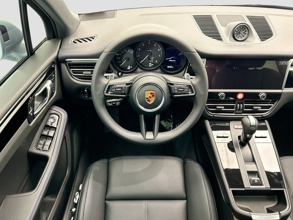 Used 2026 Porsche Macan AWD/4WD image 13