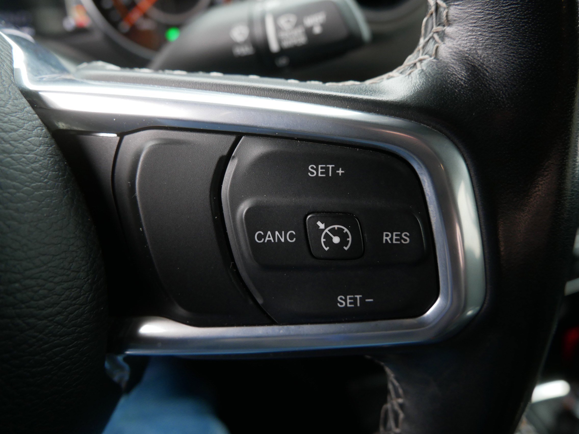 Used 2022 Jeep Gladiator Overland w/ Cold Weather Group image 25