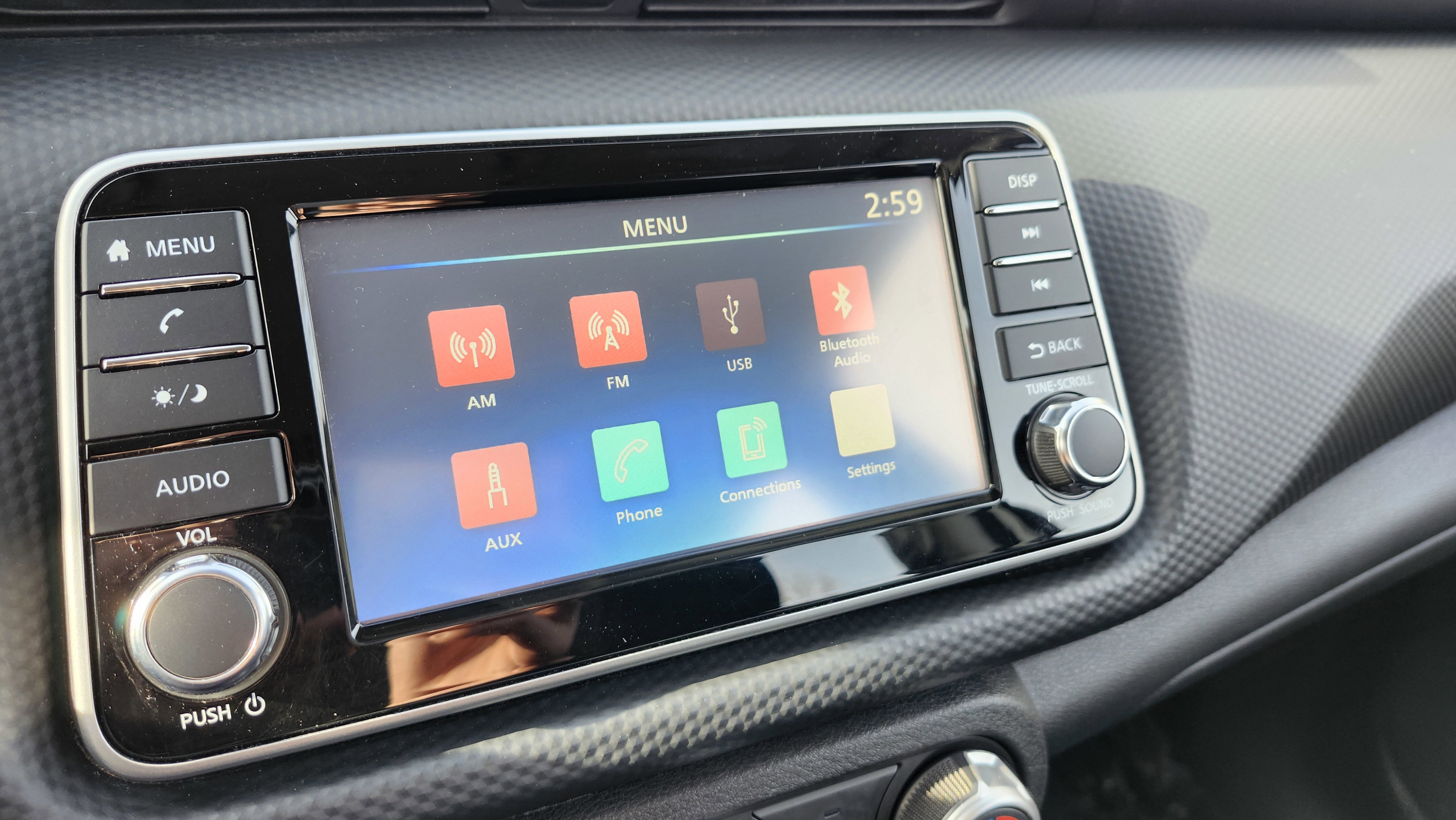 Used 2021 Nissan Kicks S image 4