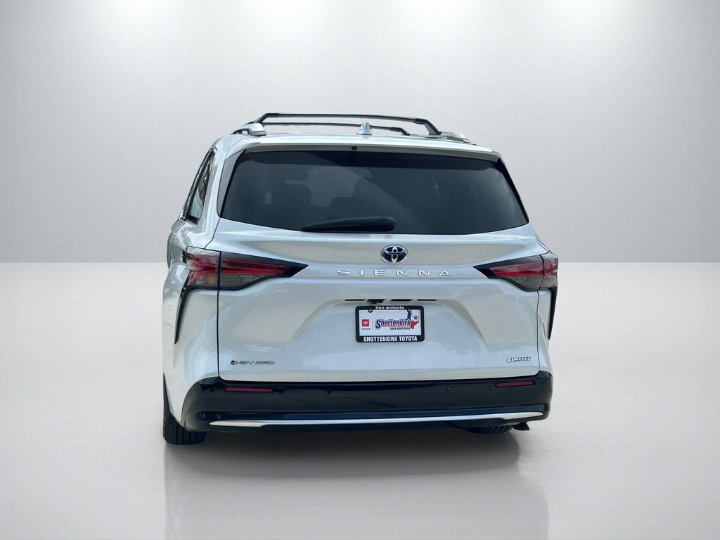 Used 2025 Toyota Sienna Limited AWD/4WD image 6