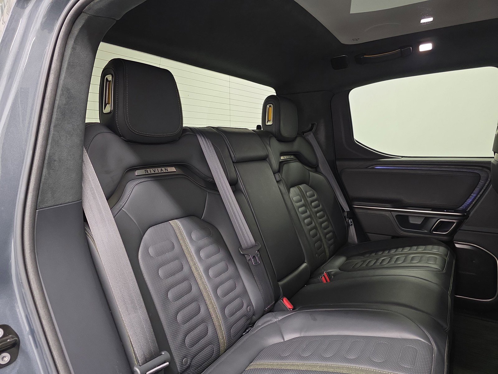 Used 2022 Rivian R1T Adventure image 22