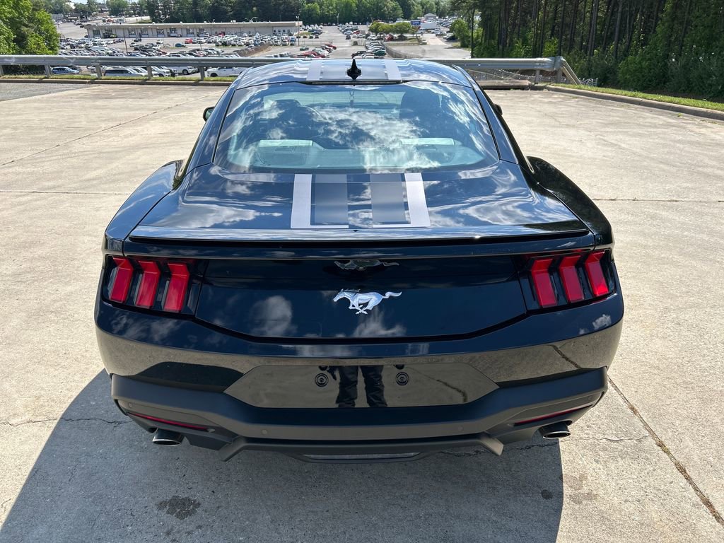 Used 2025 Ford Mustang Premium RWD image 5
