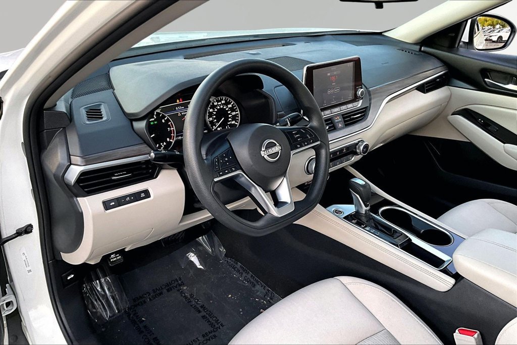 Used 2023 Nissan Altima 2.5 SV FWD image 15
